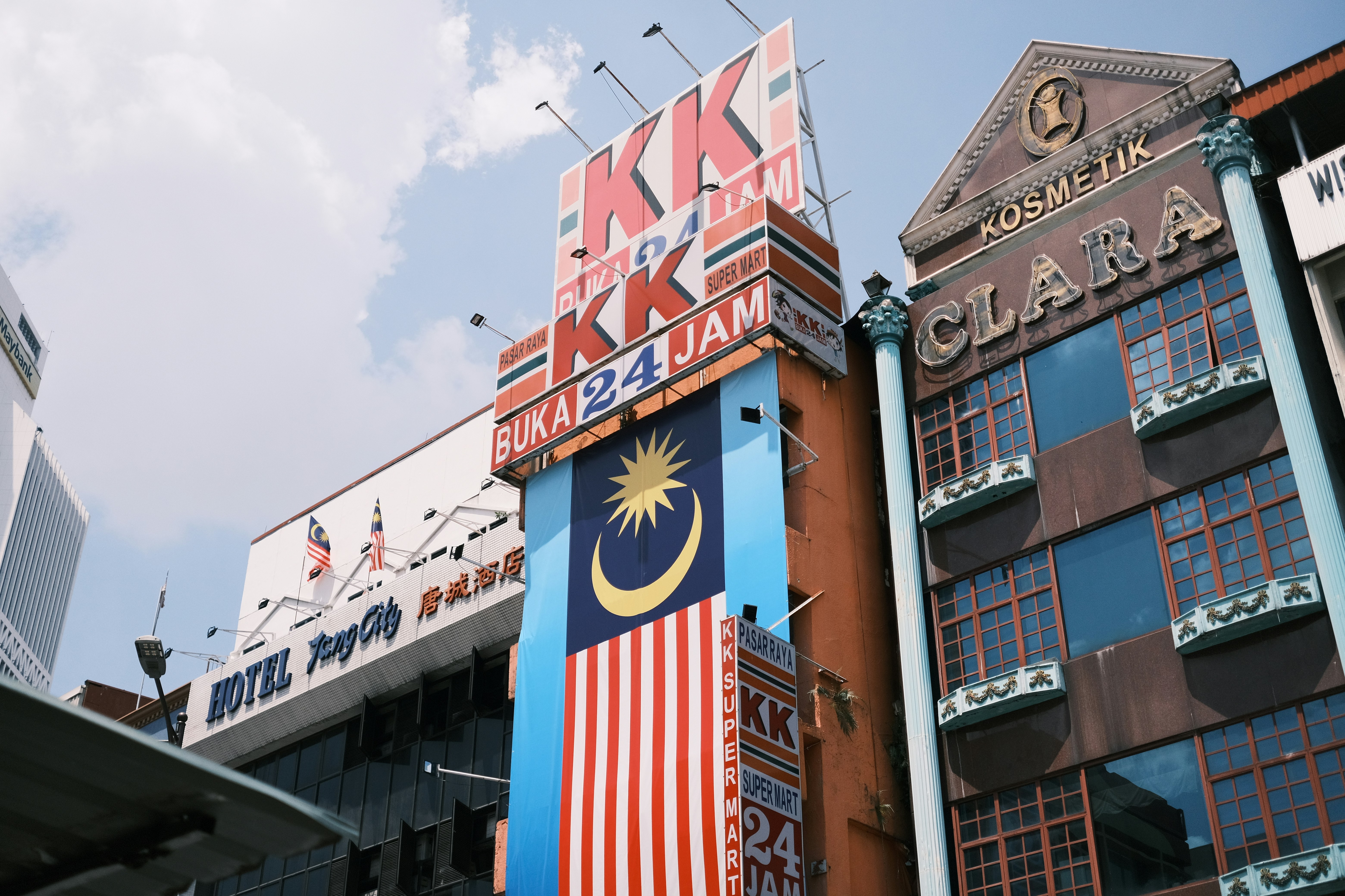 photo-1631987400722-060cda44fa13?ixid=M3wxMjA3fDB8MXxzZWFyY2h8Nnx8c3BvcnRzJTIwYmV0dGluZyUyMG1hbGF5c2lhJTIwcGxhdGZvcm18ZW58MHx8fHwxNzYxNjE0Mjc3fDA\u0026ixlib=rb-4.1.0