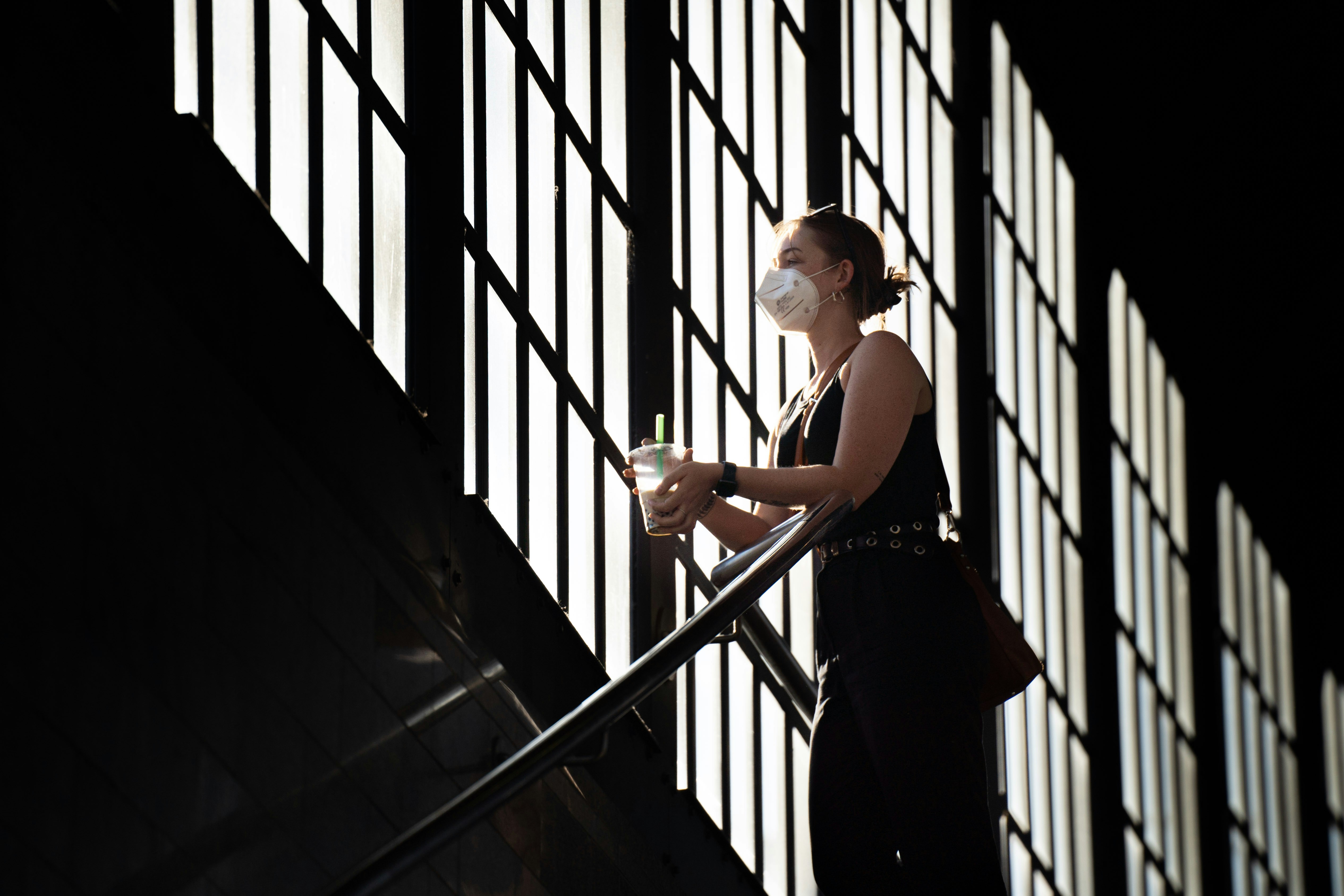 gray computer monitor