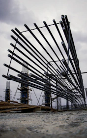 a bunch of pipes that are on the ground