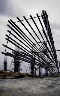 a bunch of pipes that are on the ground