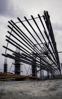a bunch of pipes that are on the ground
