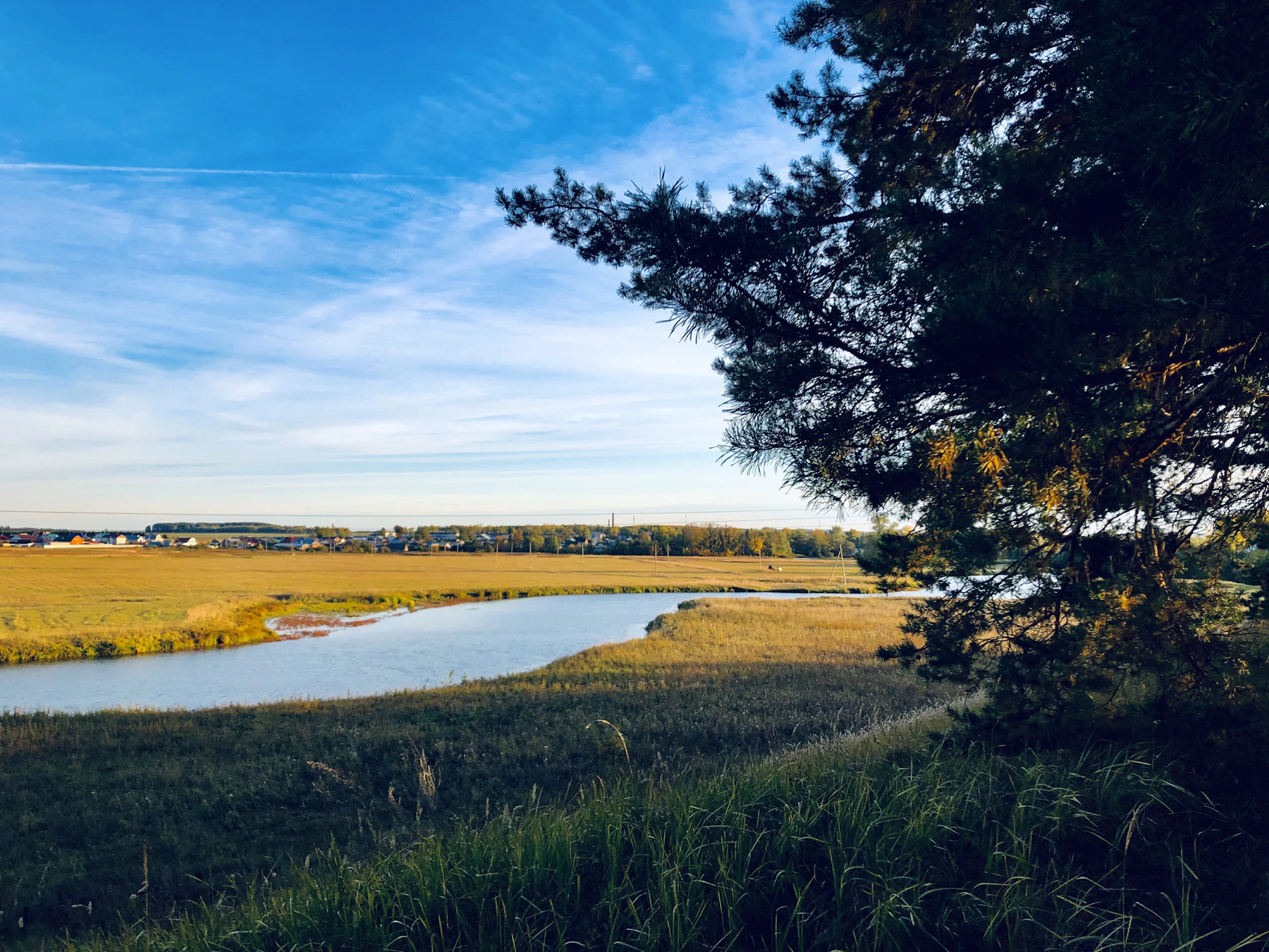 Sleep, potter, fish and belong in 26 riverside acres on the Test Valley's quiet edge.