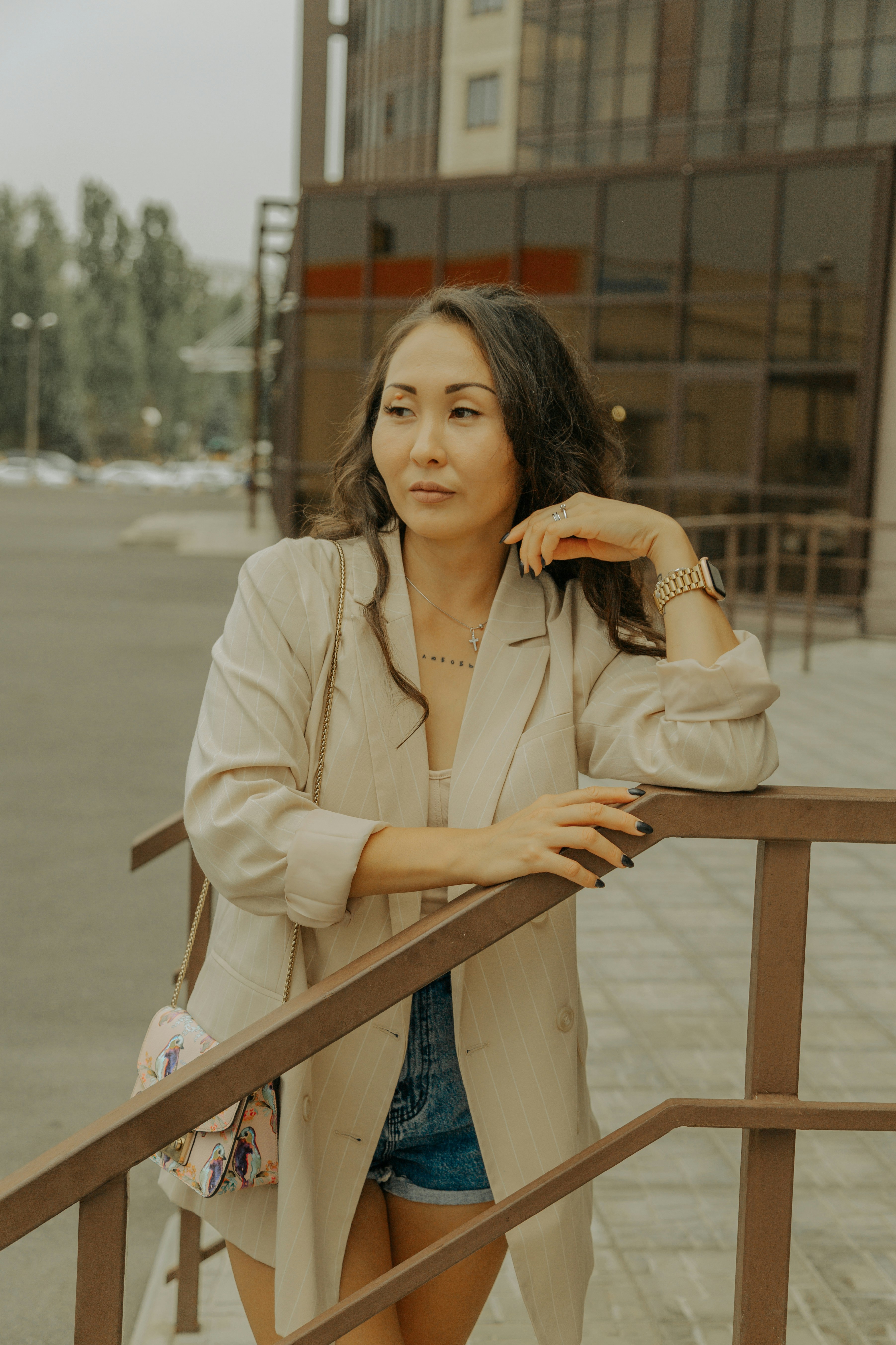 gray computer monitor