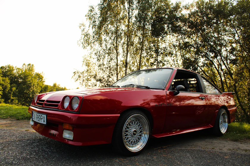 Opel-Fahrzeugmotiv aus der bereitgestellten Unsplash-Serie – Beispielaufnahme