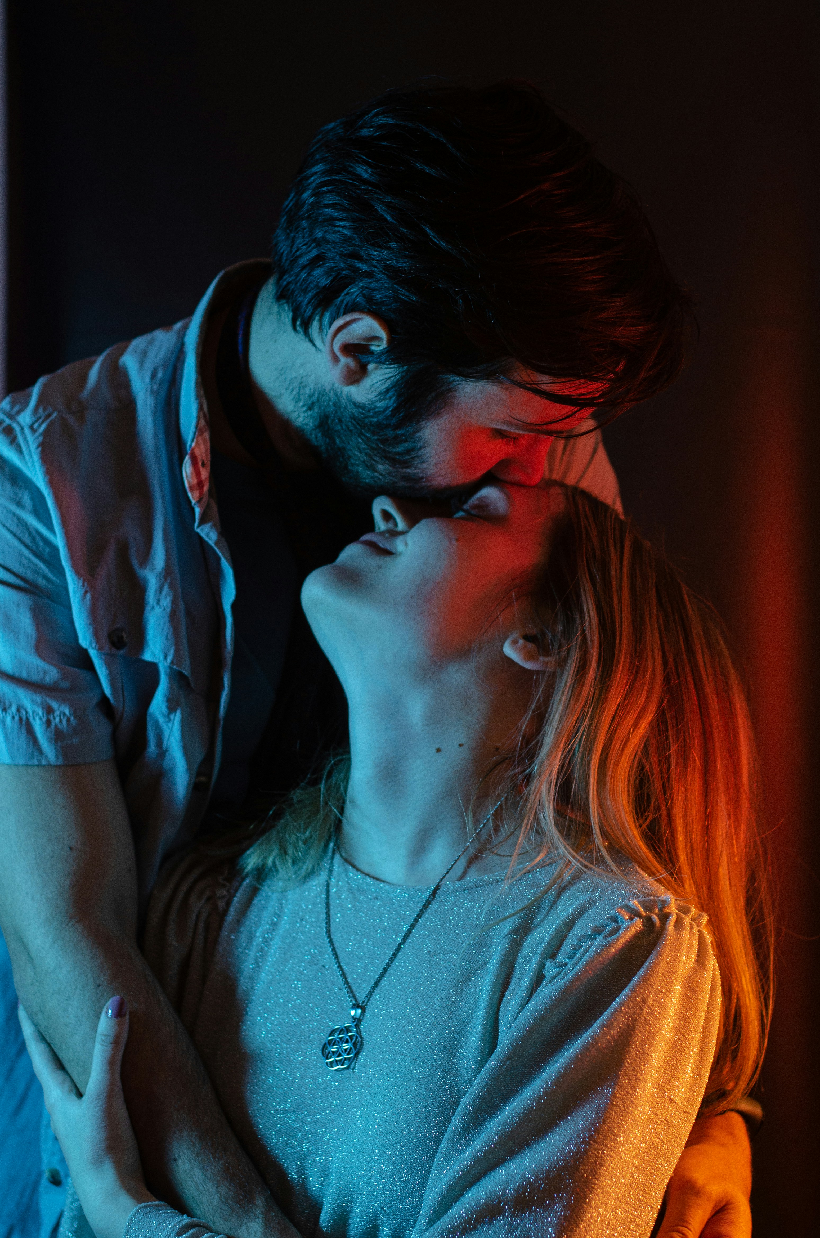 black and white bed linen