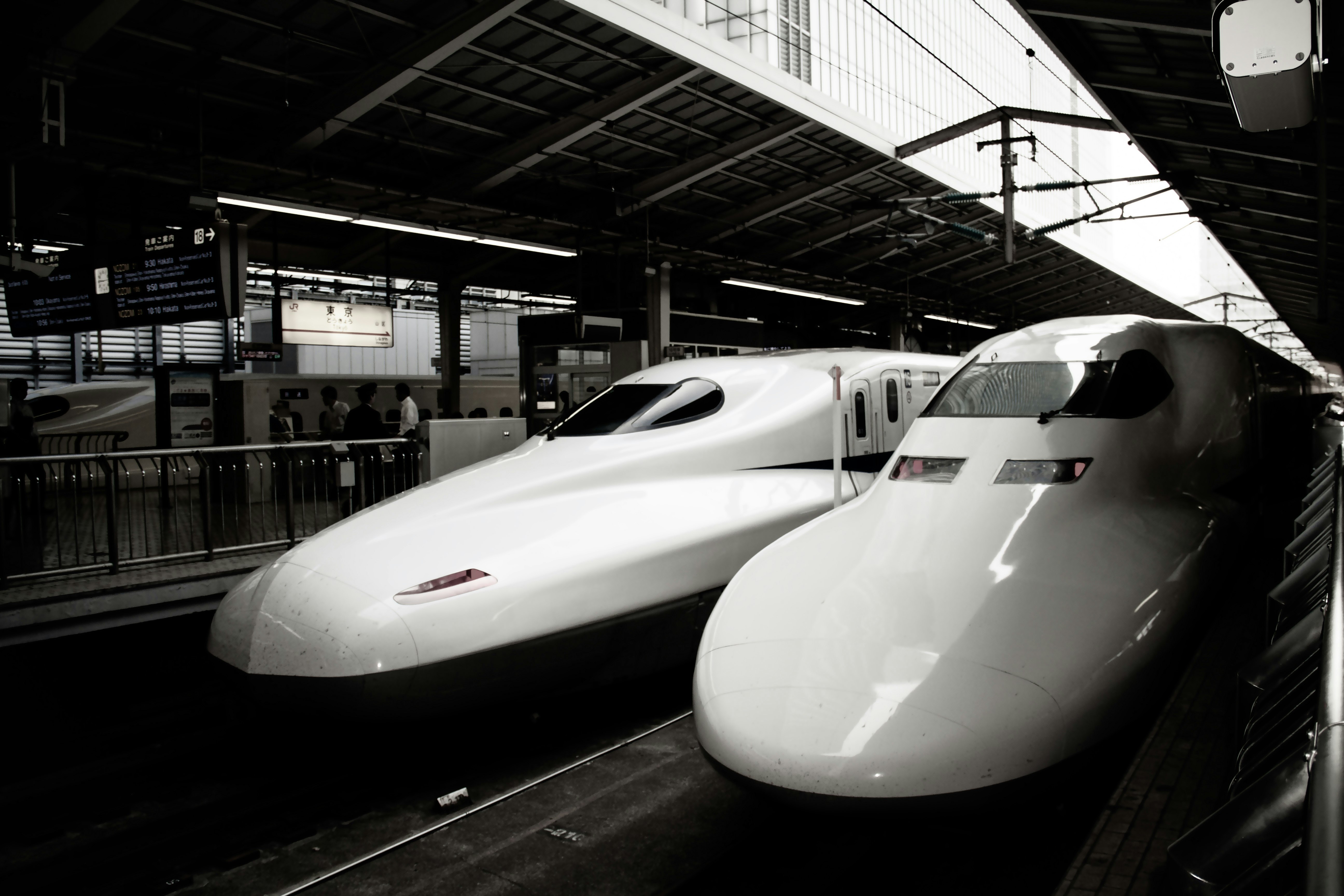 當我坐上從東京到仙台的新幹線時，沒想到日本早就領先好幾十年做出了這樣高速的列車。新幹線等很多日本的技術，還是相當令人驚豔