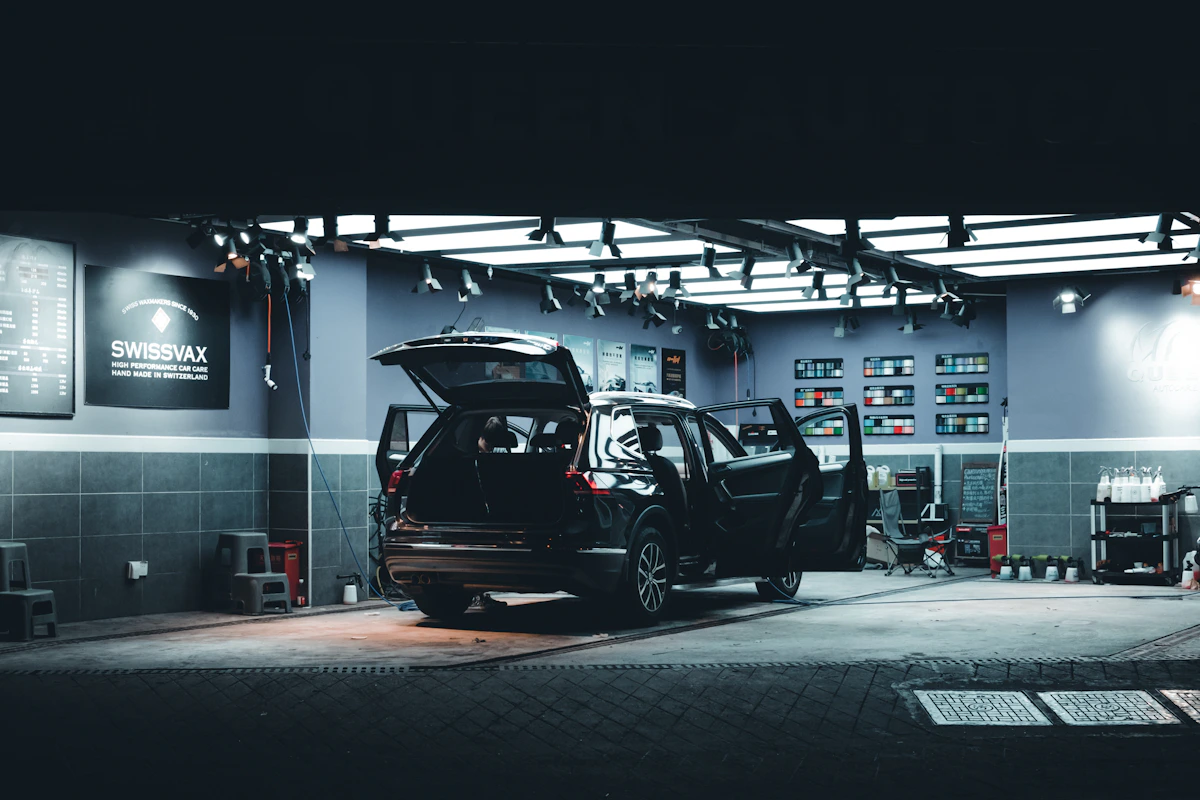 Private vehicle repair workshop