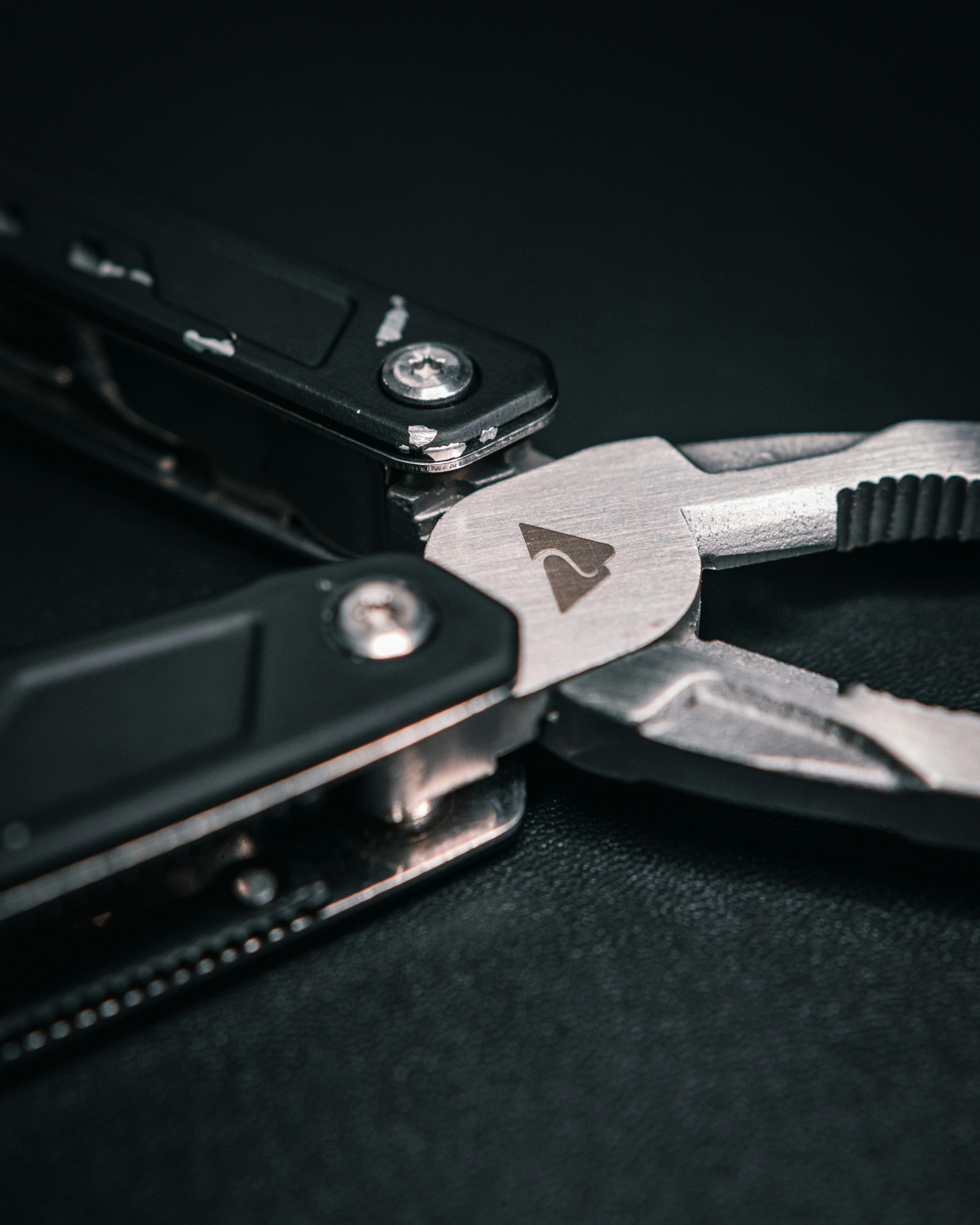 Multi-Tool Showdown: Comparing The Best EDC Multi-Tools