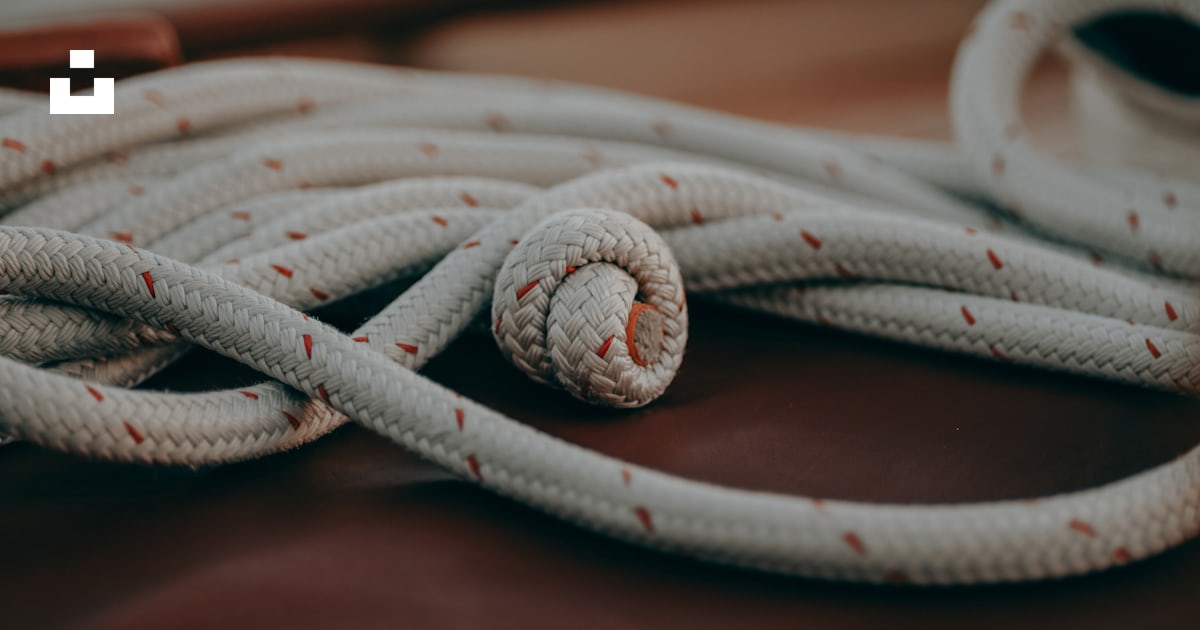 A close up of a rope on a boat photo – Free Camden Image on Unsplash