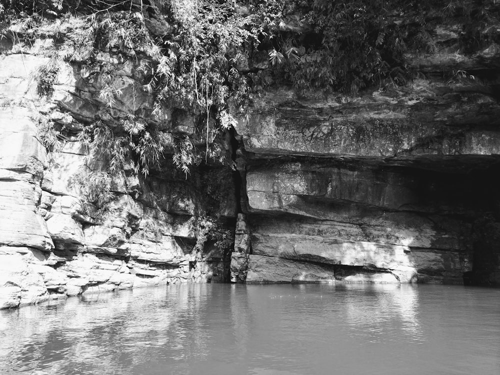 a black and white photo of a body of water