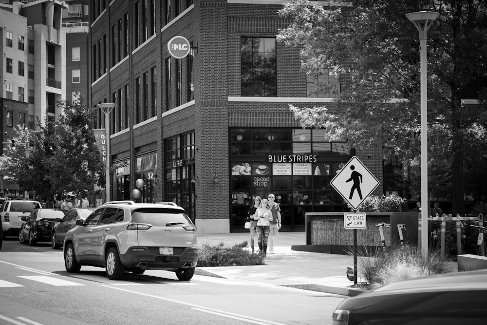 a black and white photo of a city street