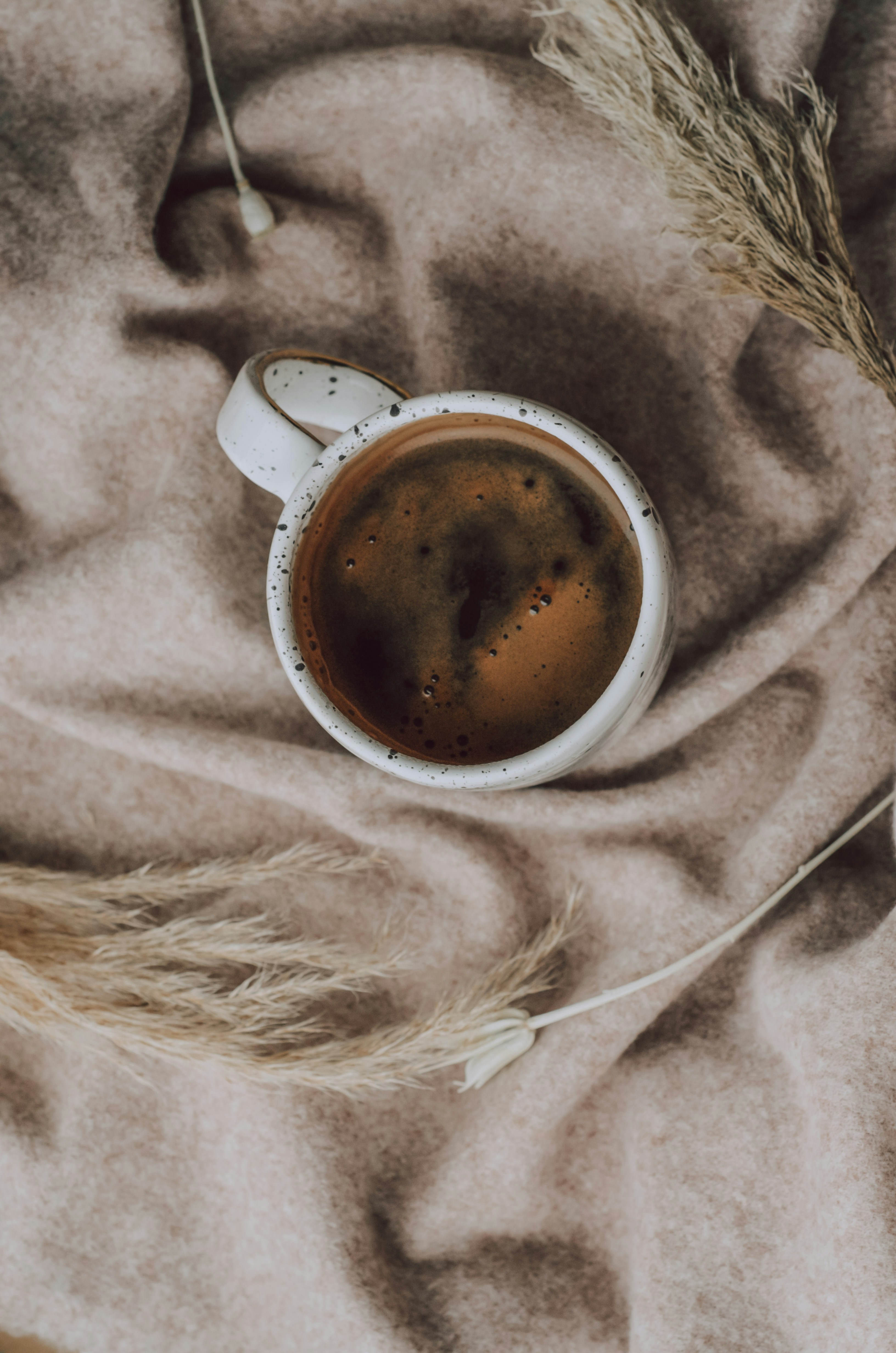 Taza de gres vibrante