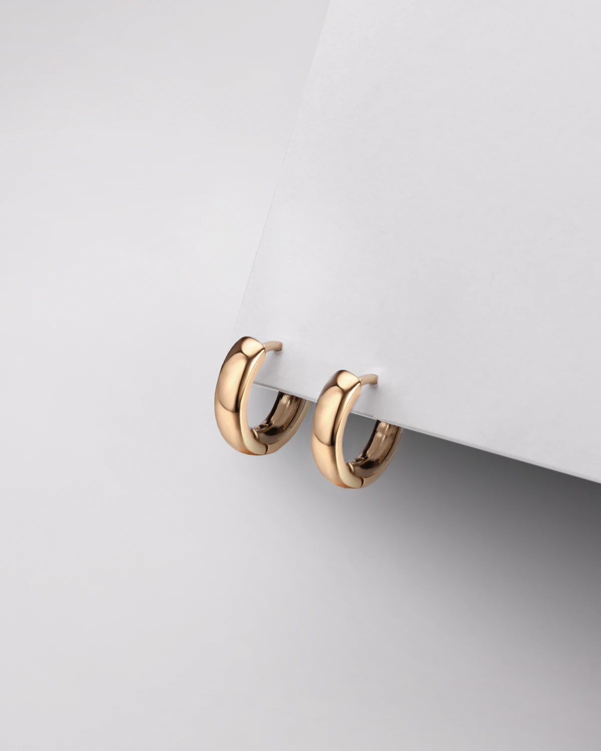 Men's Jewelry Without Overdoing It