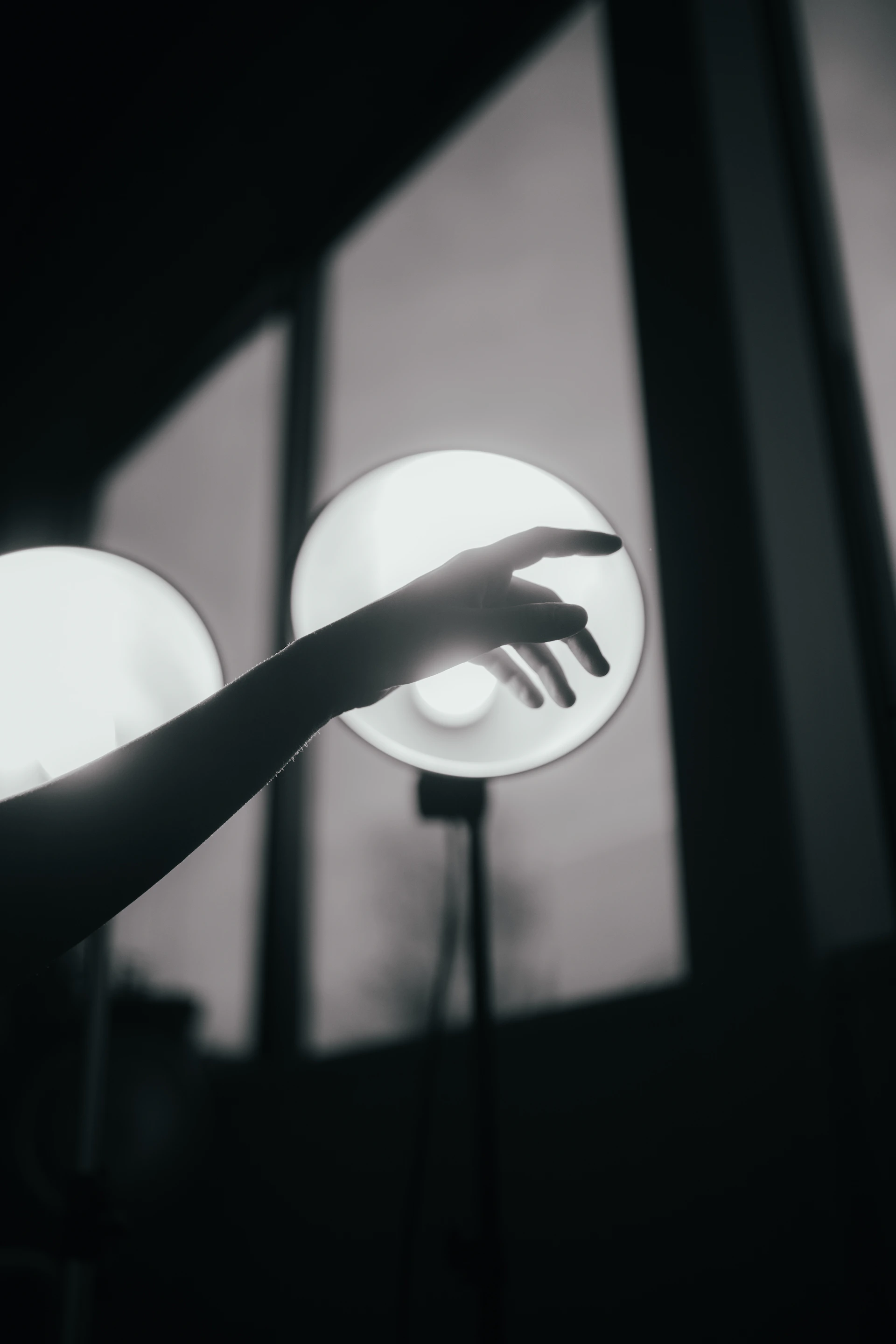 gray computer monitor