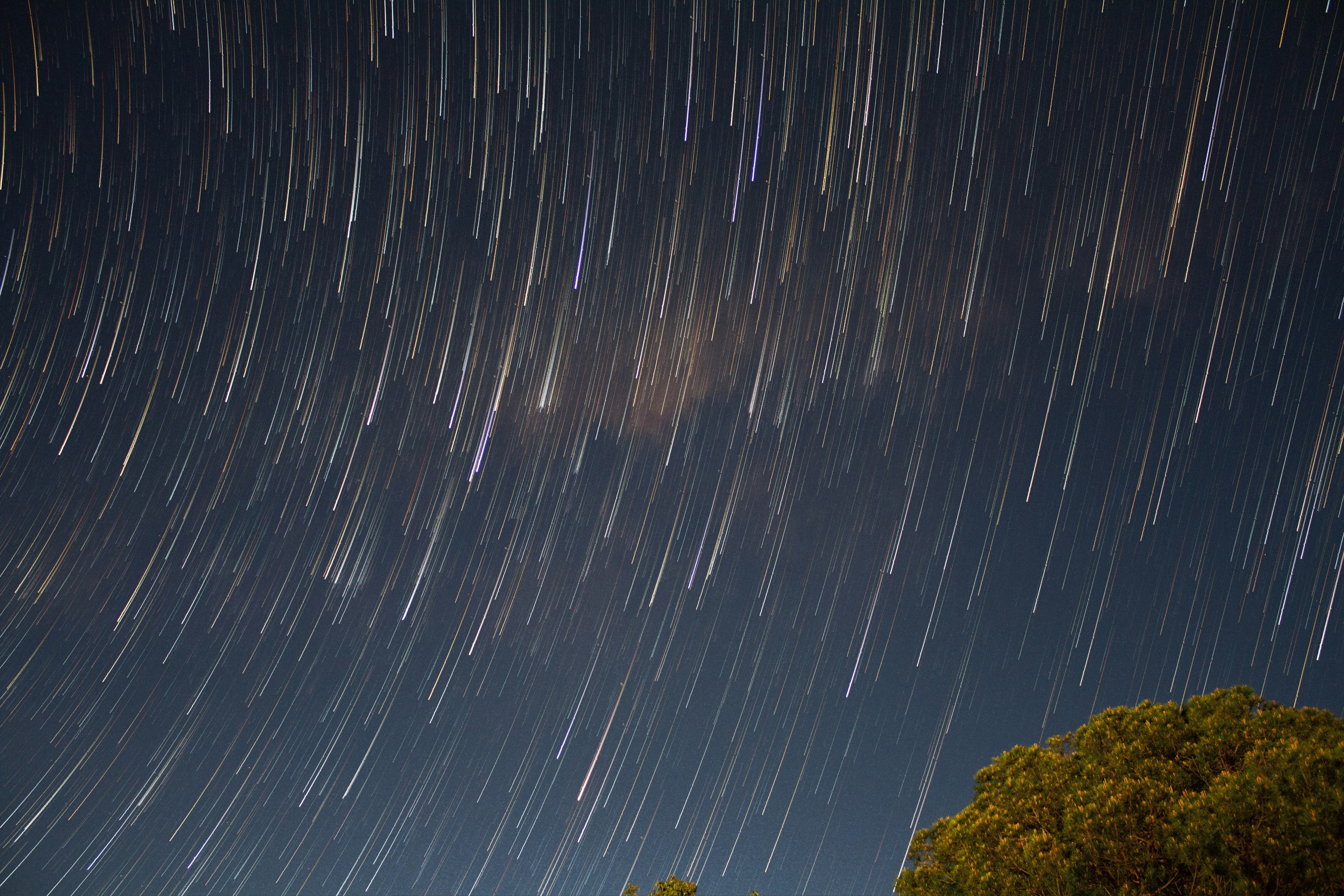the night sky with many stars in it