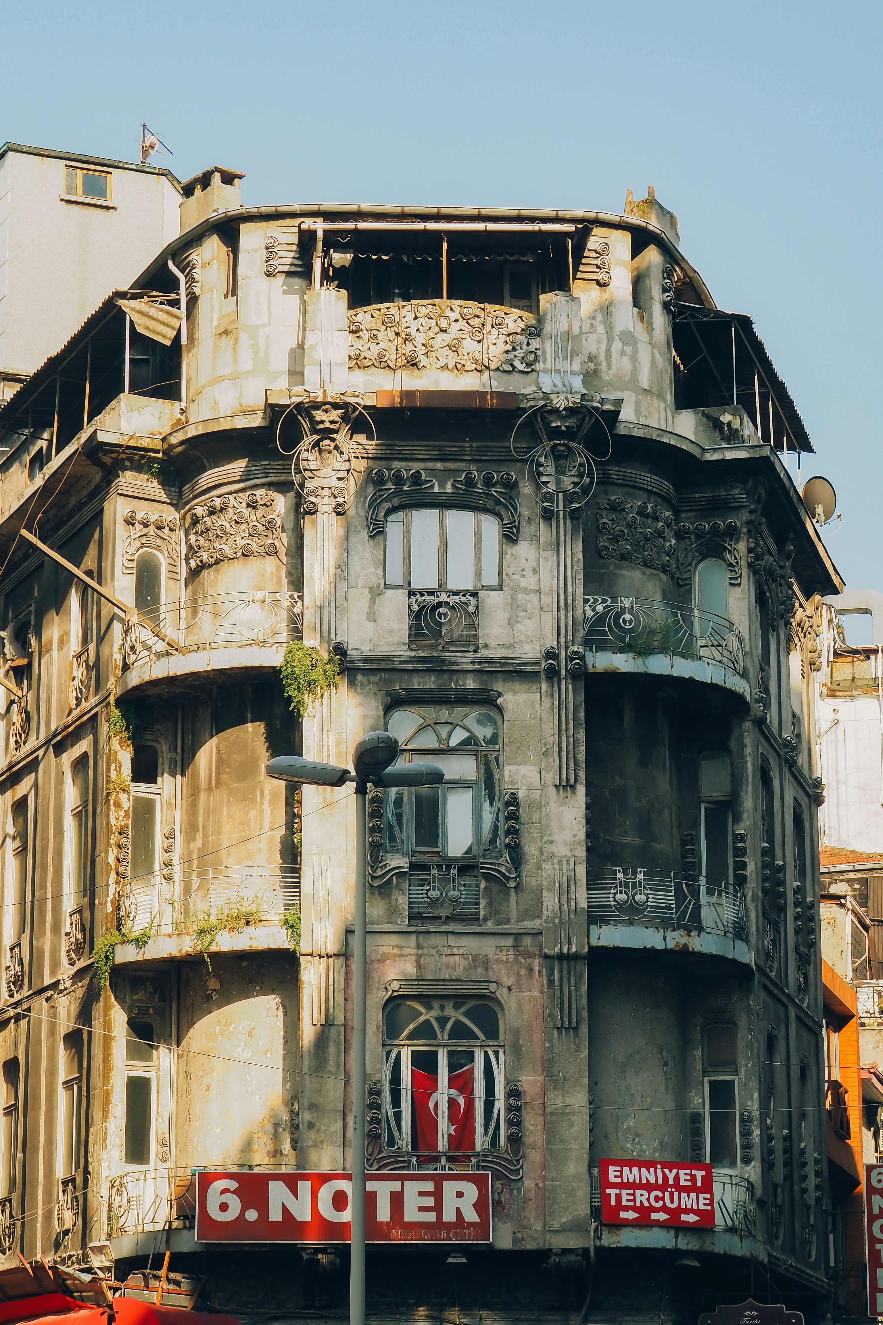 Photo by tomofficials