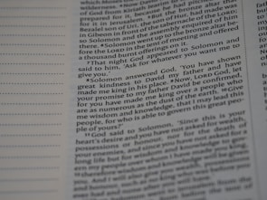 A close-up of Solomon engaging with the audience.