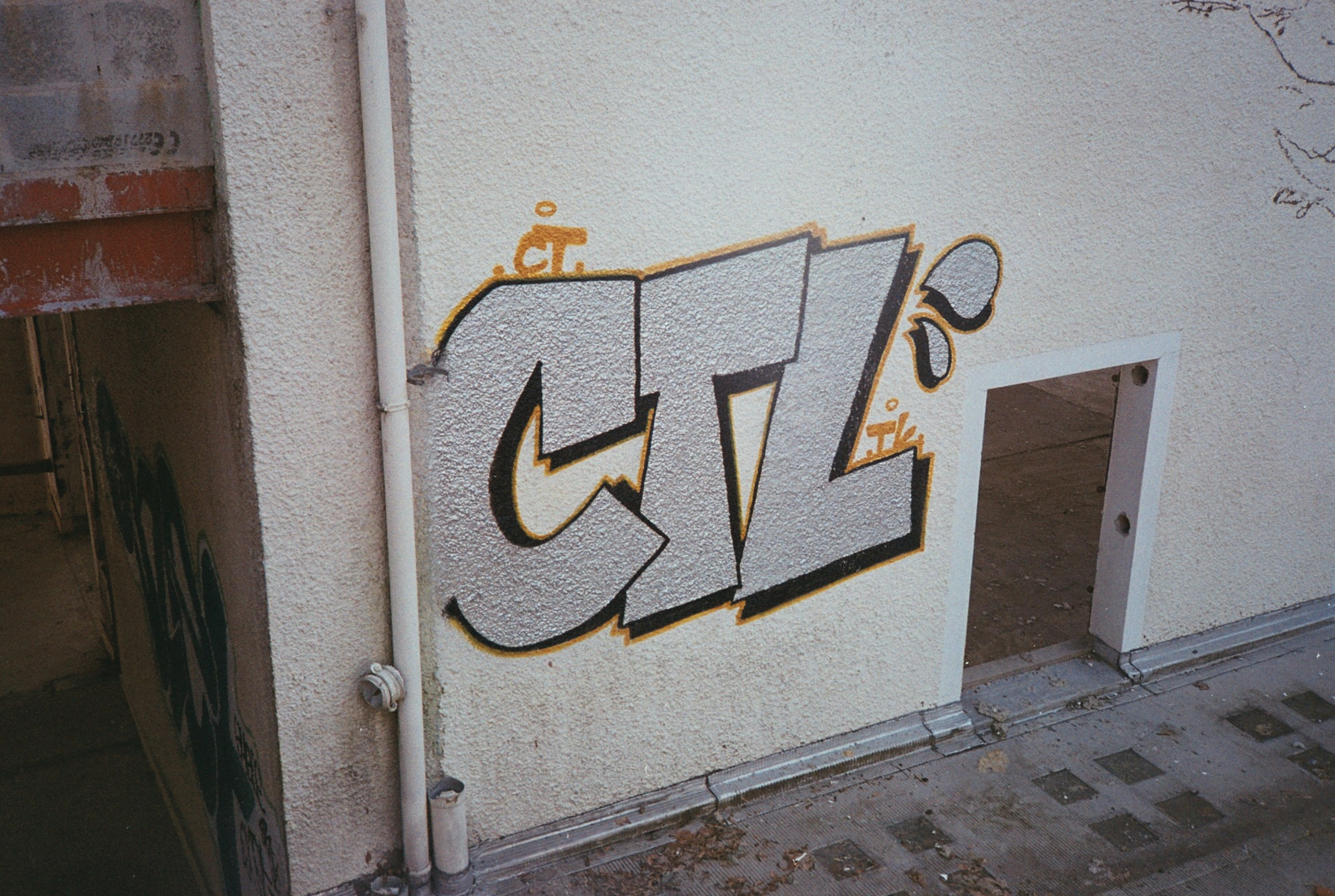 photo-1632727109069-5458f8ca9701?ixid=M3wxMjA3fDB8MXxzZWFyY2h8MjB8fHNlbGlyNzd8ZW58MHx8fHwxNzUyODUxNzYwfDA\u0026ixlib=rb-4.1.0
