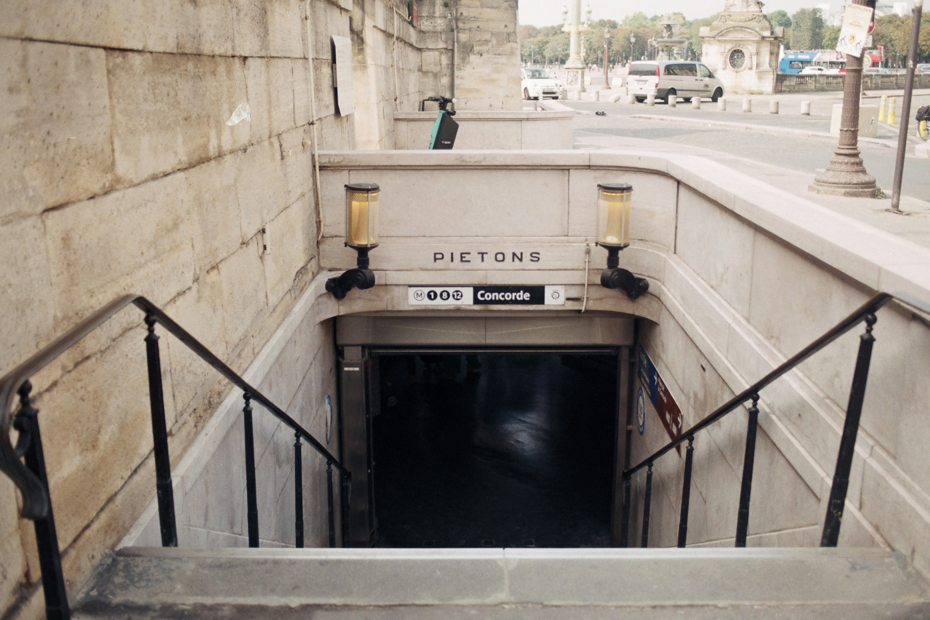 a concrete tunnel with a metal hand rail, Paris on 35mm Film!</p><p>Nikon FE2</p><p>Fujifilm Fujicolor C200</p><p>All photos were taken by me.