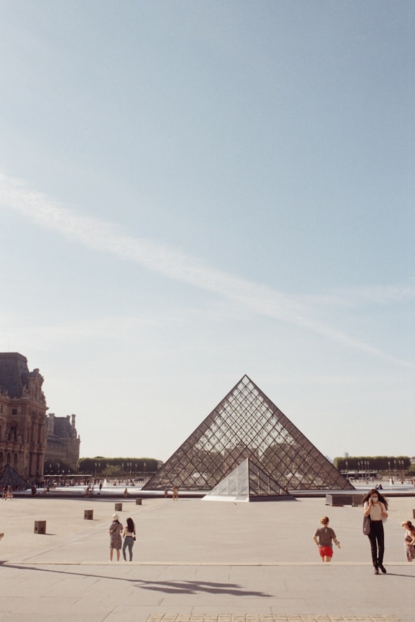 Best Time to Visit Rivoli: Weather, Seasons & Recommended Months