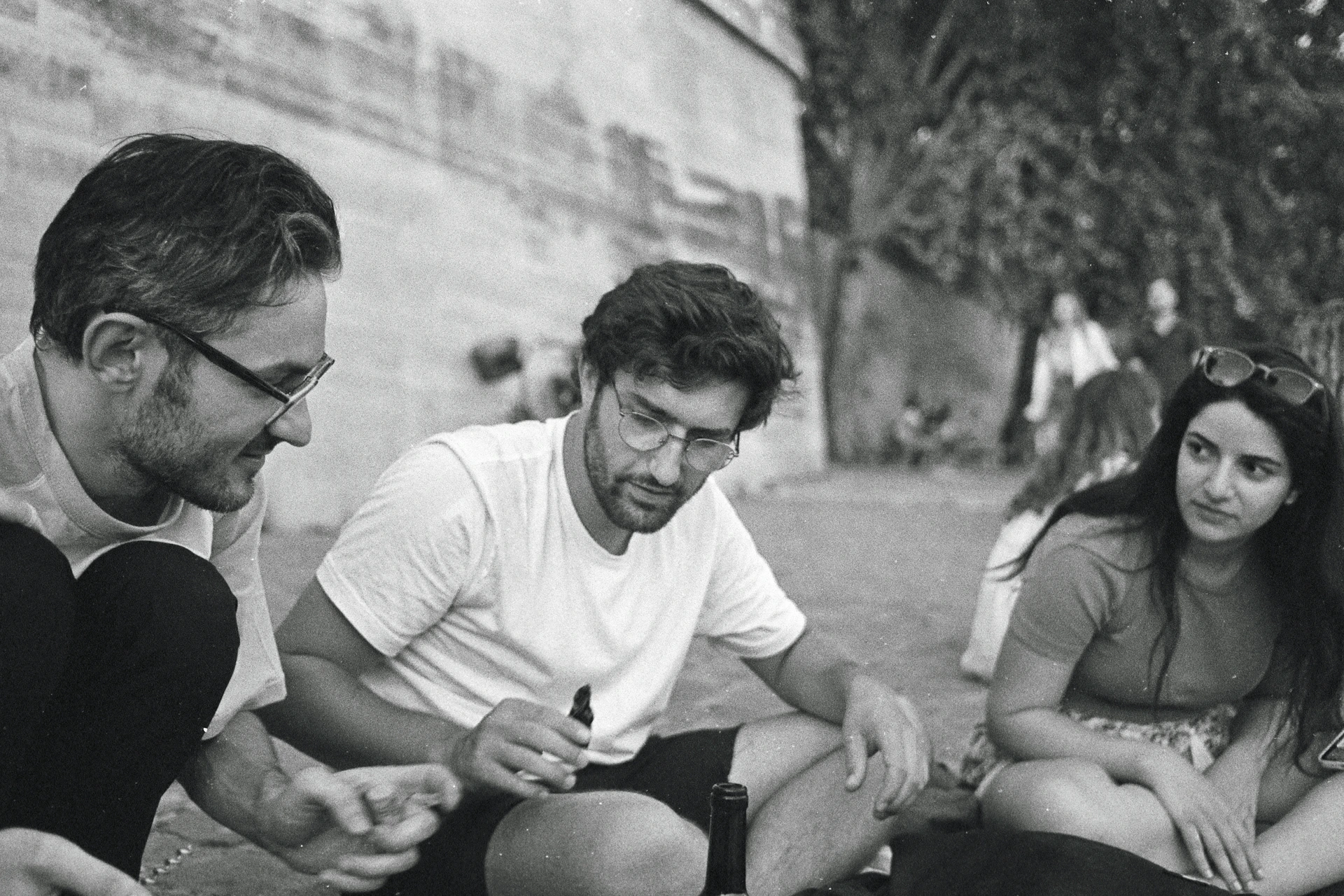 gray computer monitor