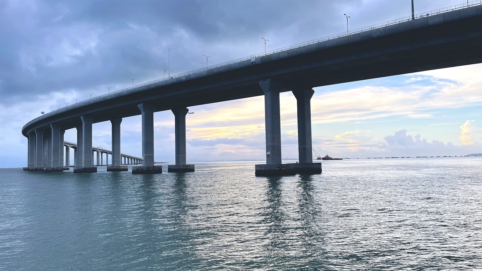  Bridge, Hong Kong Bridge The Hong Kong-Zhuhai-Macau Bridge