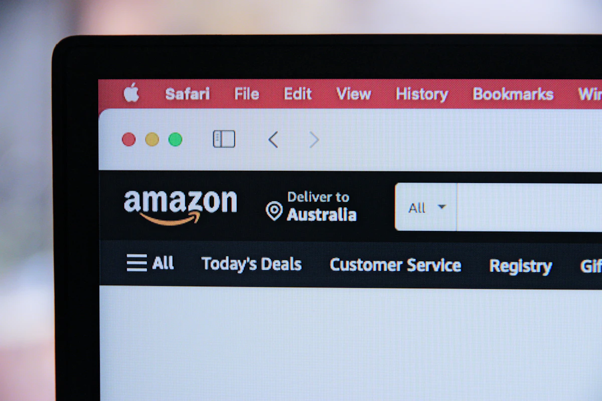 comando curl auditando anuncios de búsqueda en Amazon en resultados de un buscador