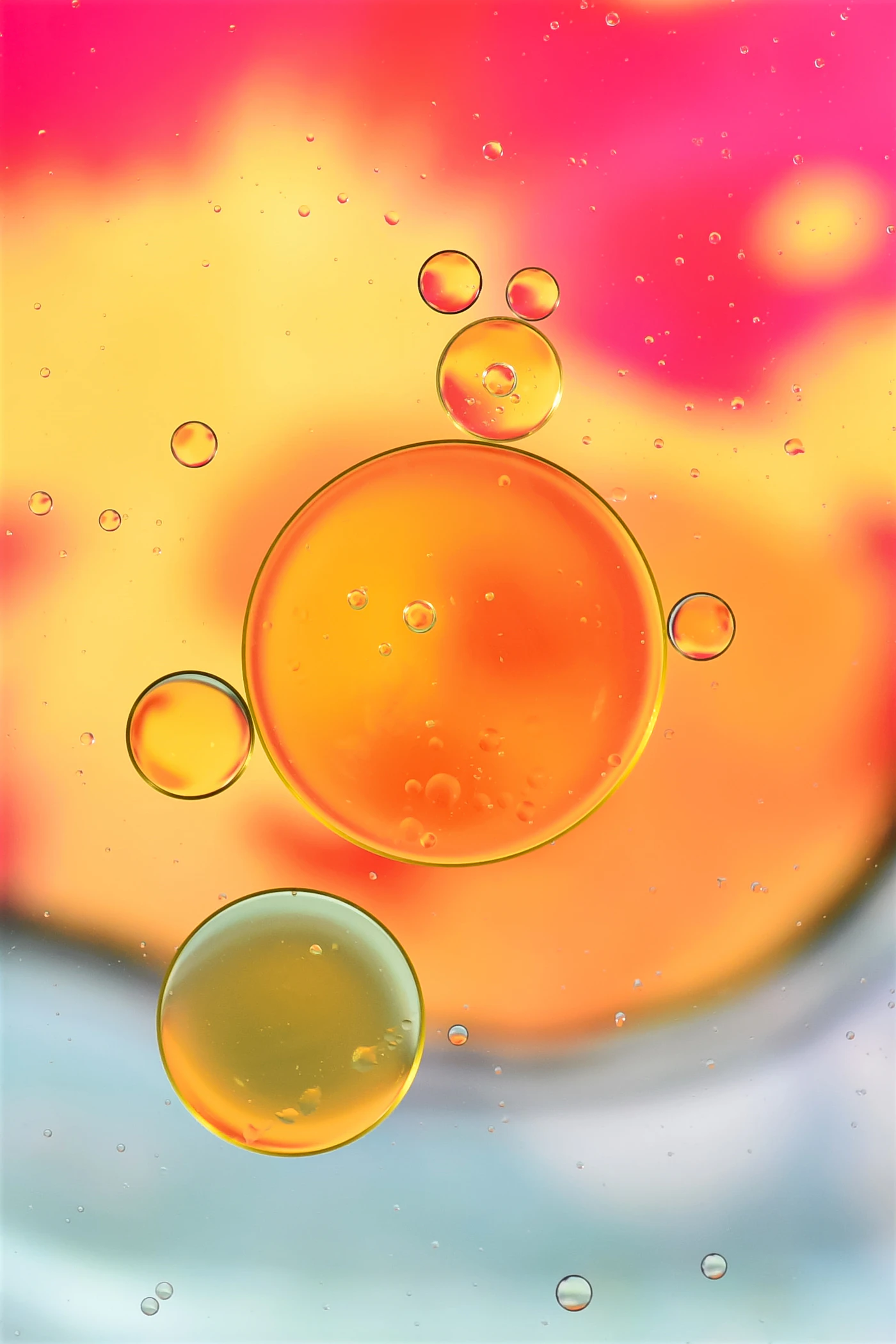 "Micro Active": an undefined name over a cleansing oil that combines two genuinely distinct technologies