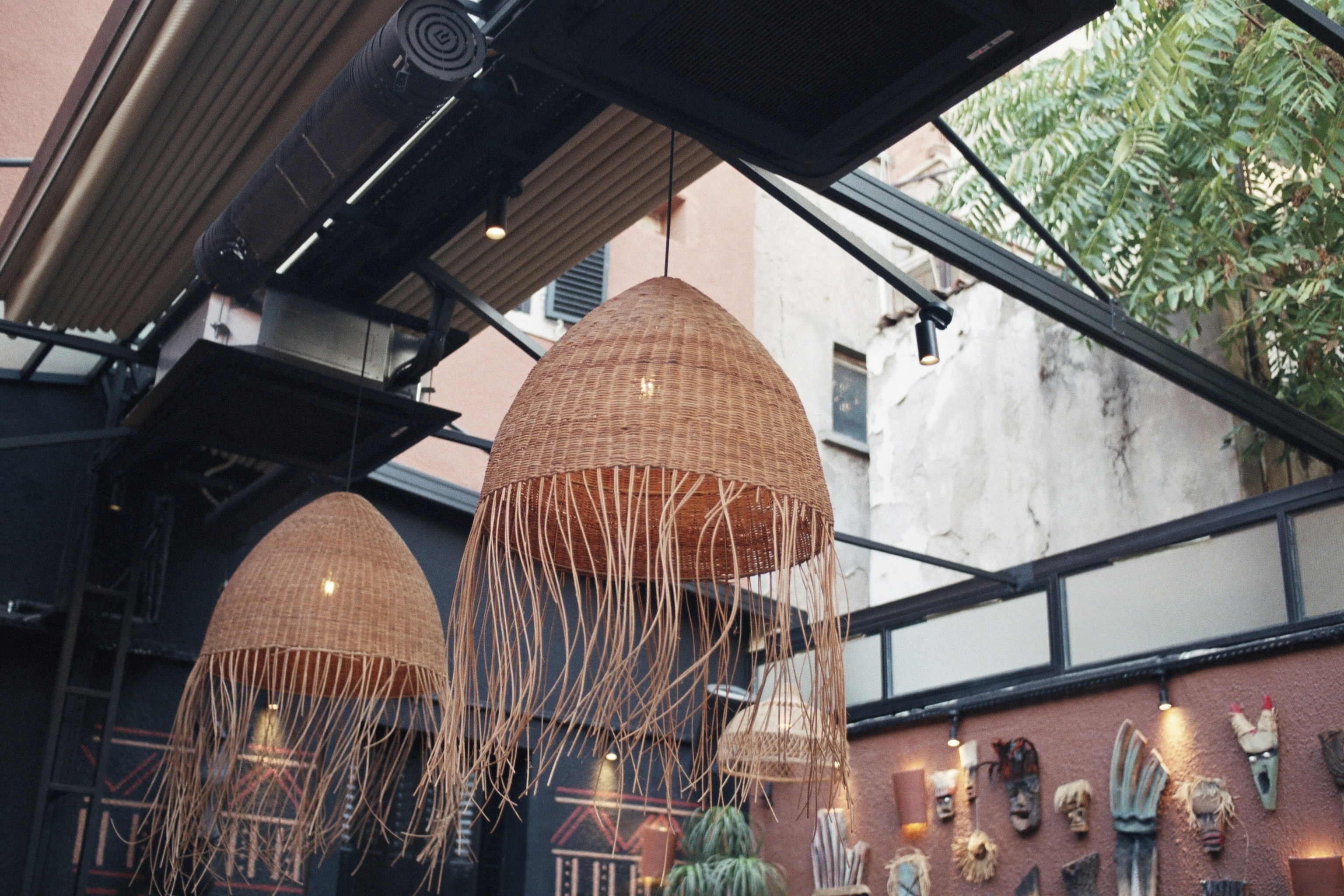 Dut Restaurant Cafe Bar