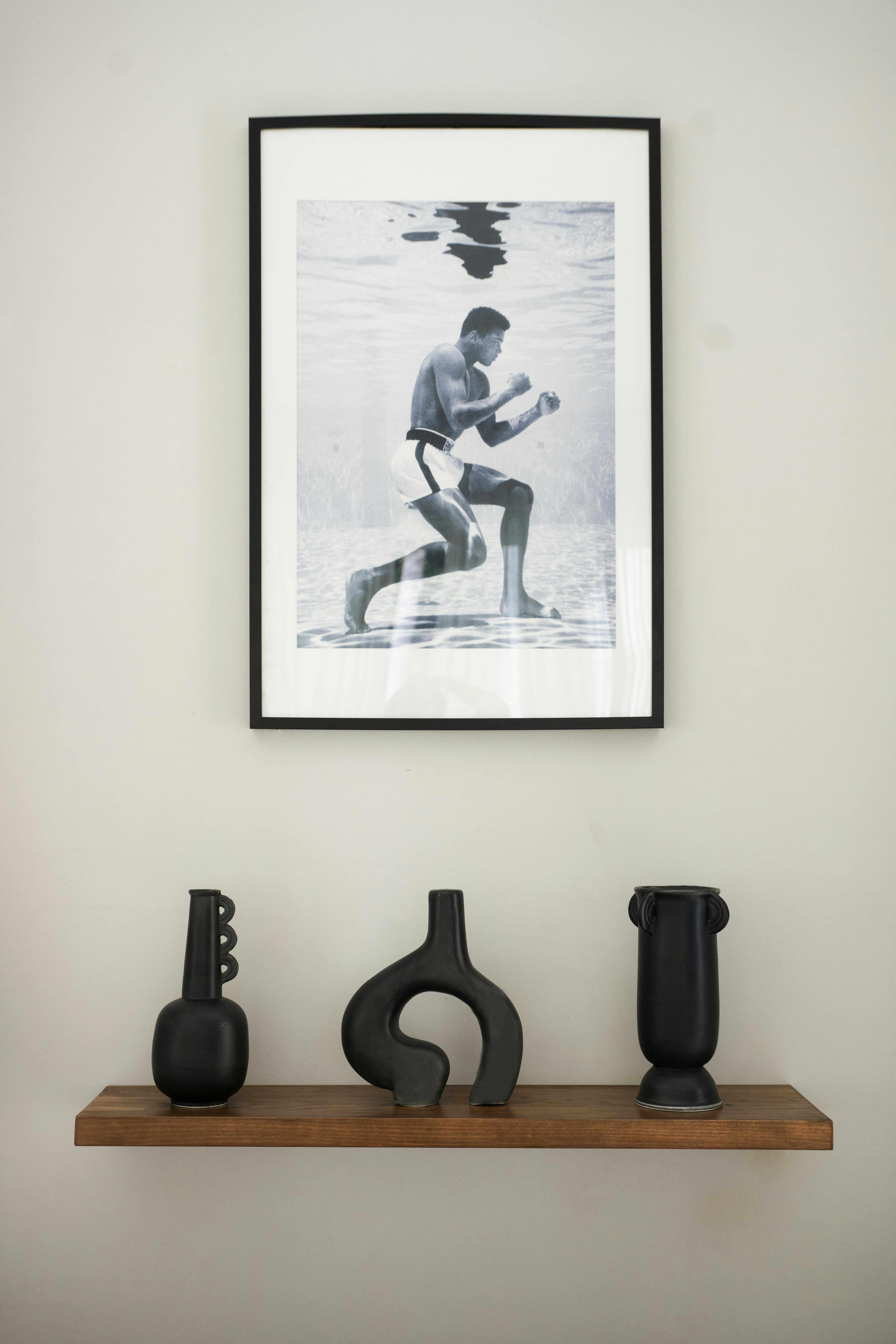 gray computer monitor