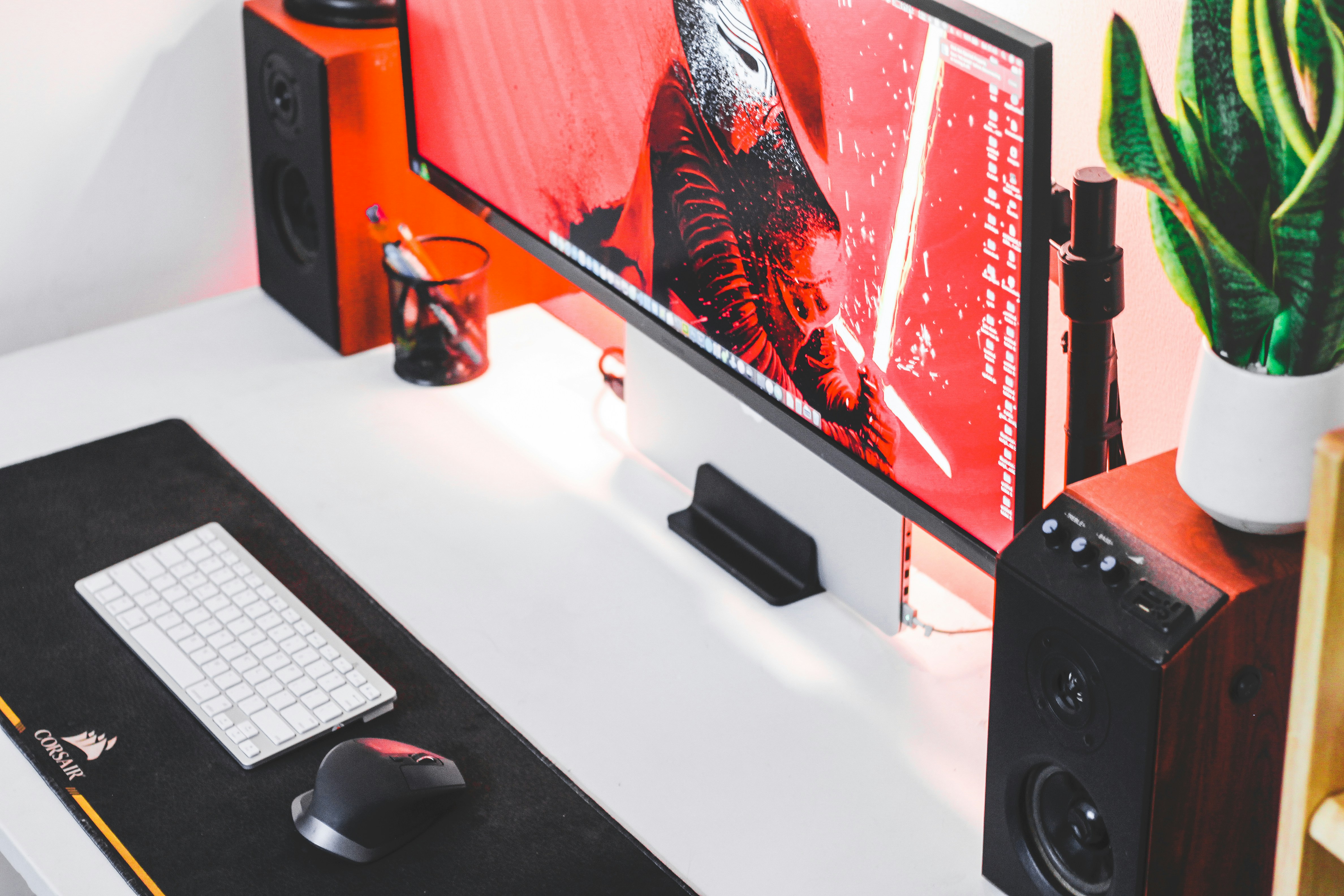 Zero Decibels, Full Desktop: The Quiet Takeover of Fanless Computing