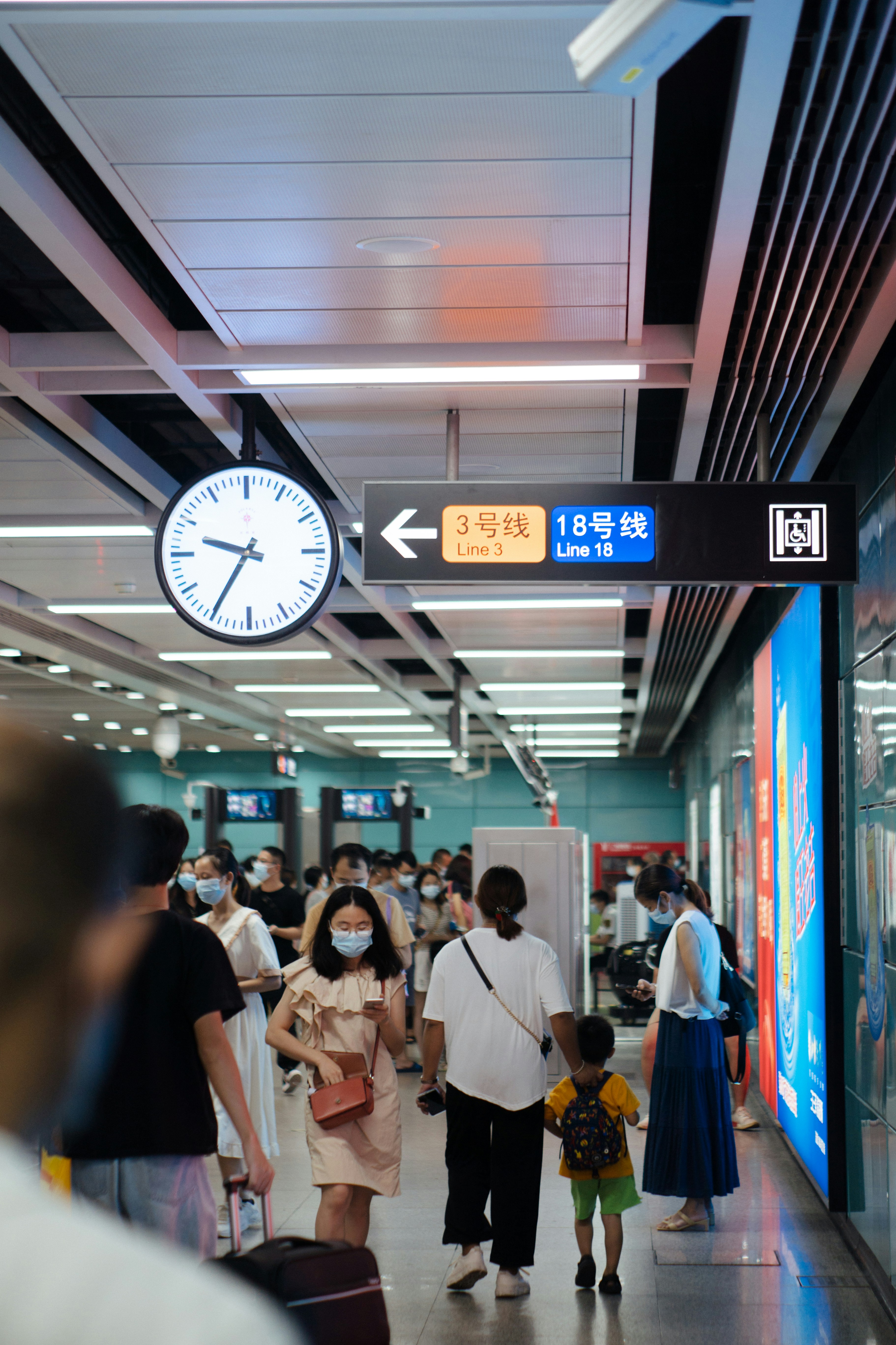 五、 典型案例分析：不同情况下美国智能手表加急运输到香港时间