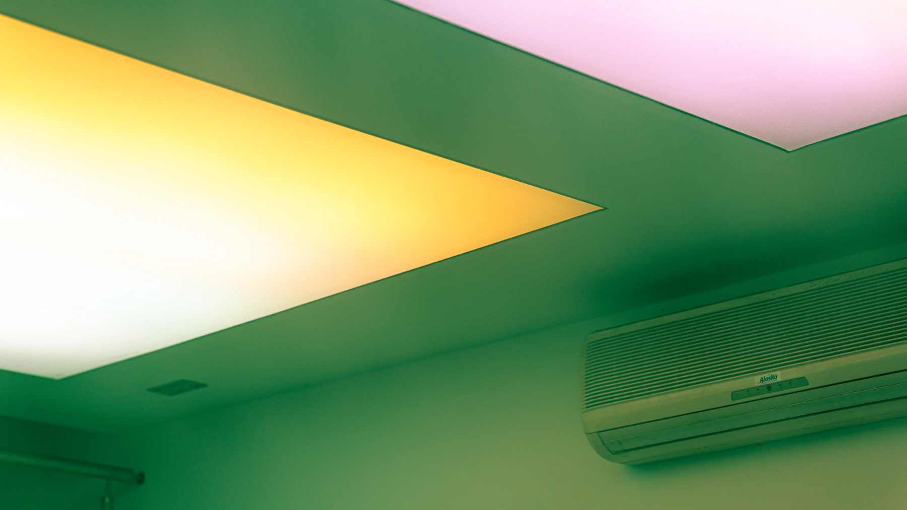 Ceiling mounted air conditioning system