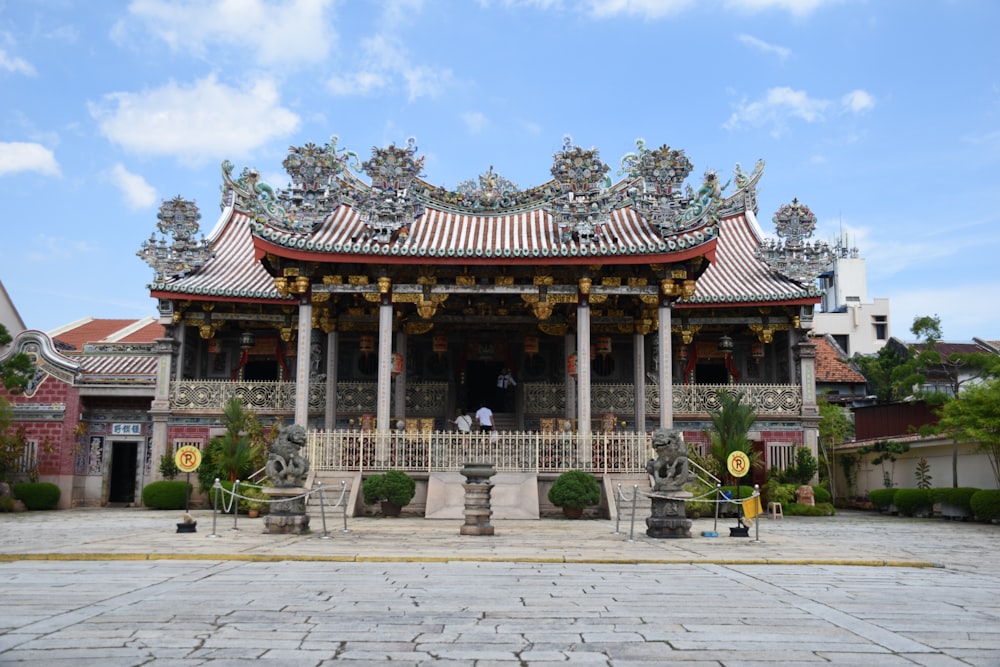 a large building with a lot of statues on top of it