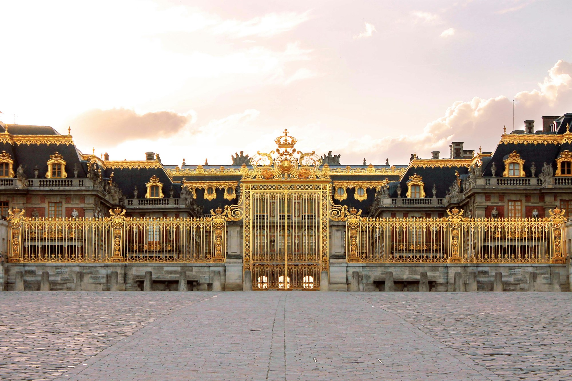 Versailles Weather Guide: Ideal Seasons & Months for a Visit