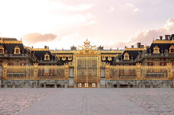 Versailles Weather Guide: Ideal Seasons & Months for a Visit