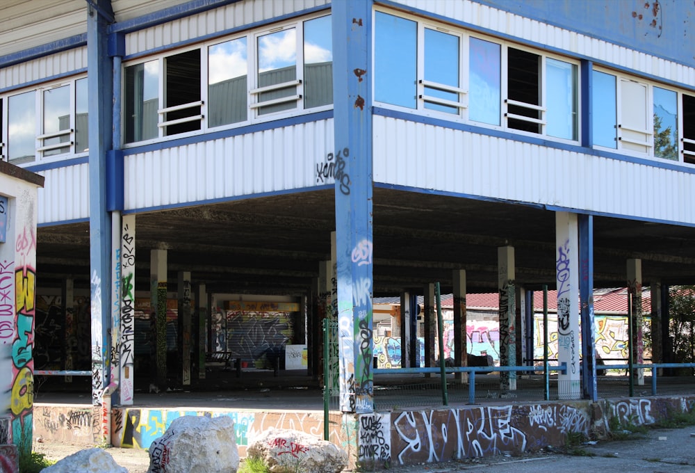 a building with graffiti on the side of it