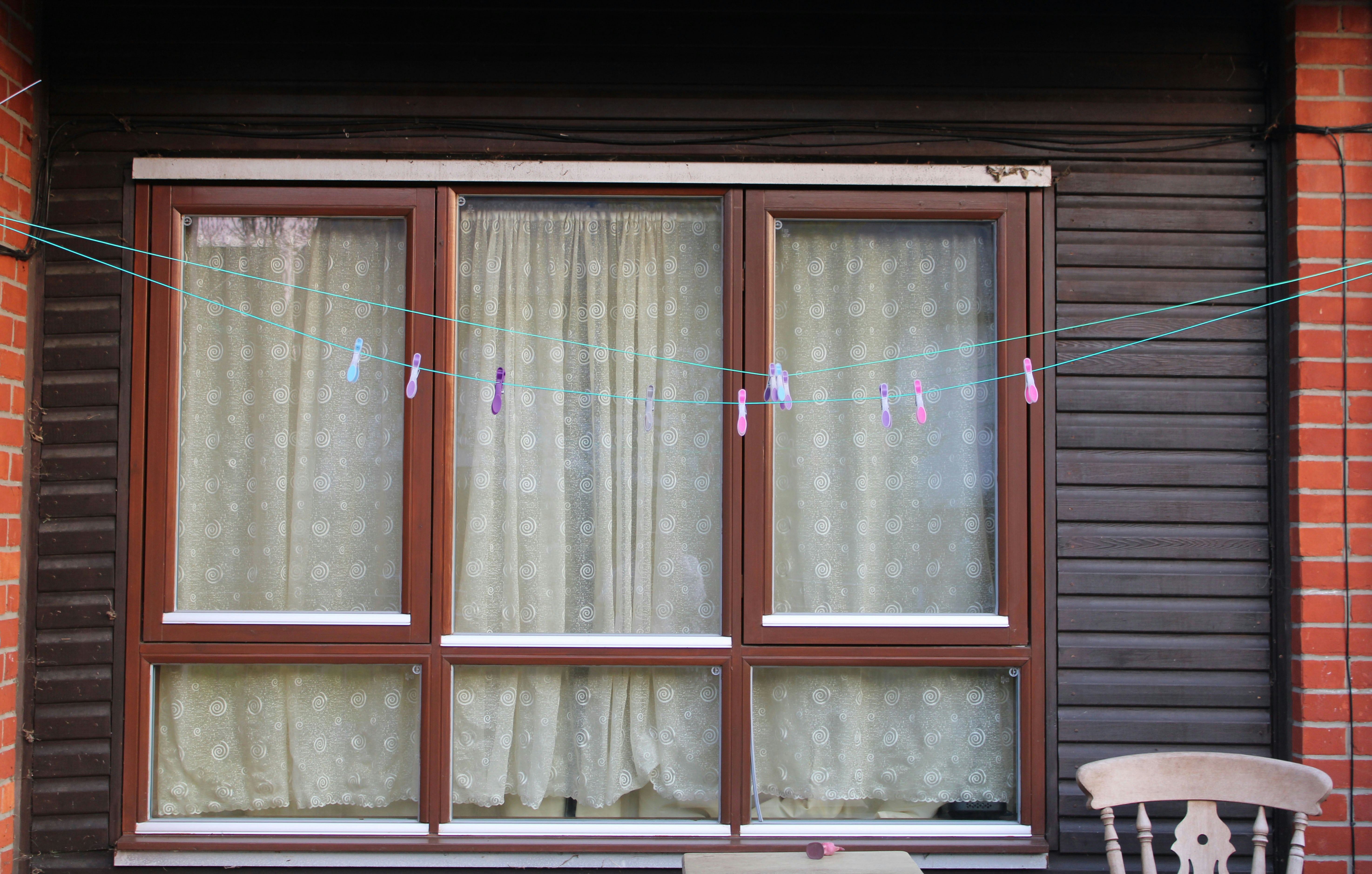 8 Practical Ways to Install Drapery Rods on Living Room Windows