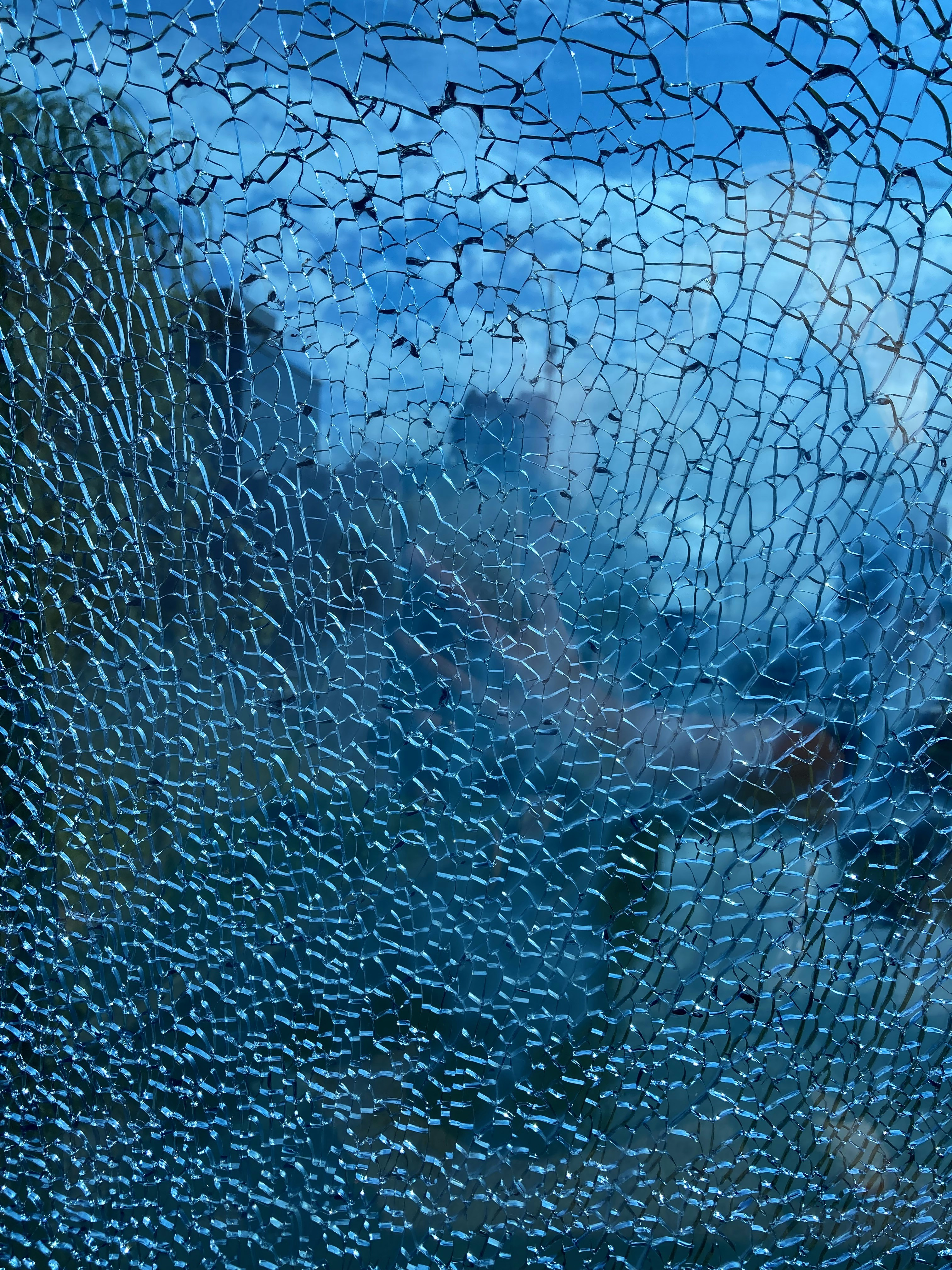 בגידה בממלכת הסוד - מסע אל נפשם של מרגלים שבגדו במדינ