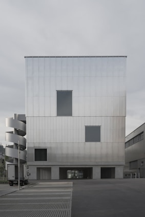 Edificio Industrial Moderno