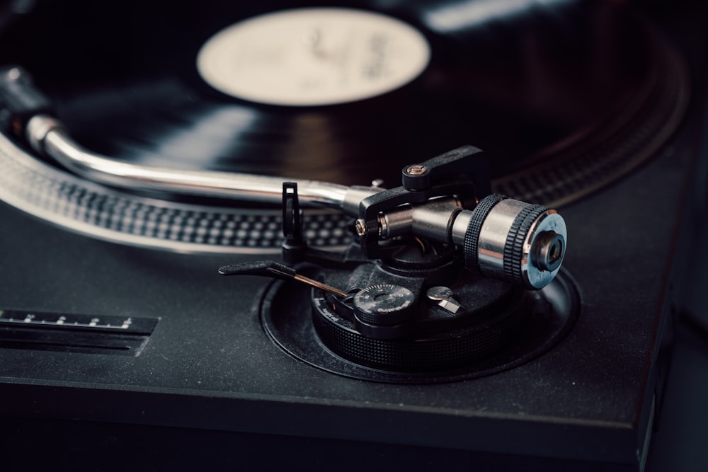 a turntable that is sitting on top of a table