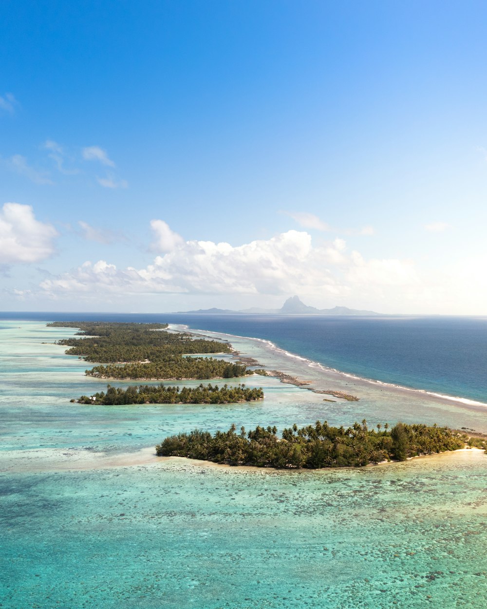 Eine Insel mitten im Ozean