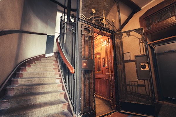Elevator / Lift