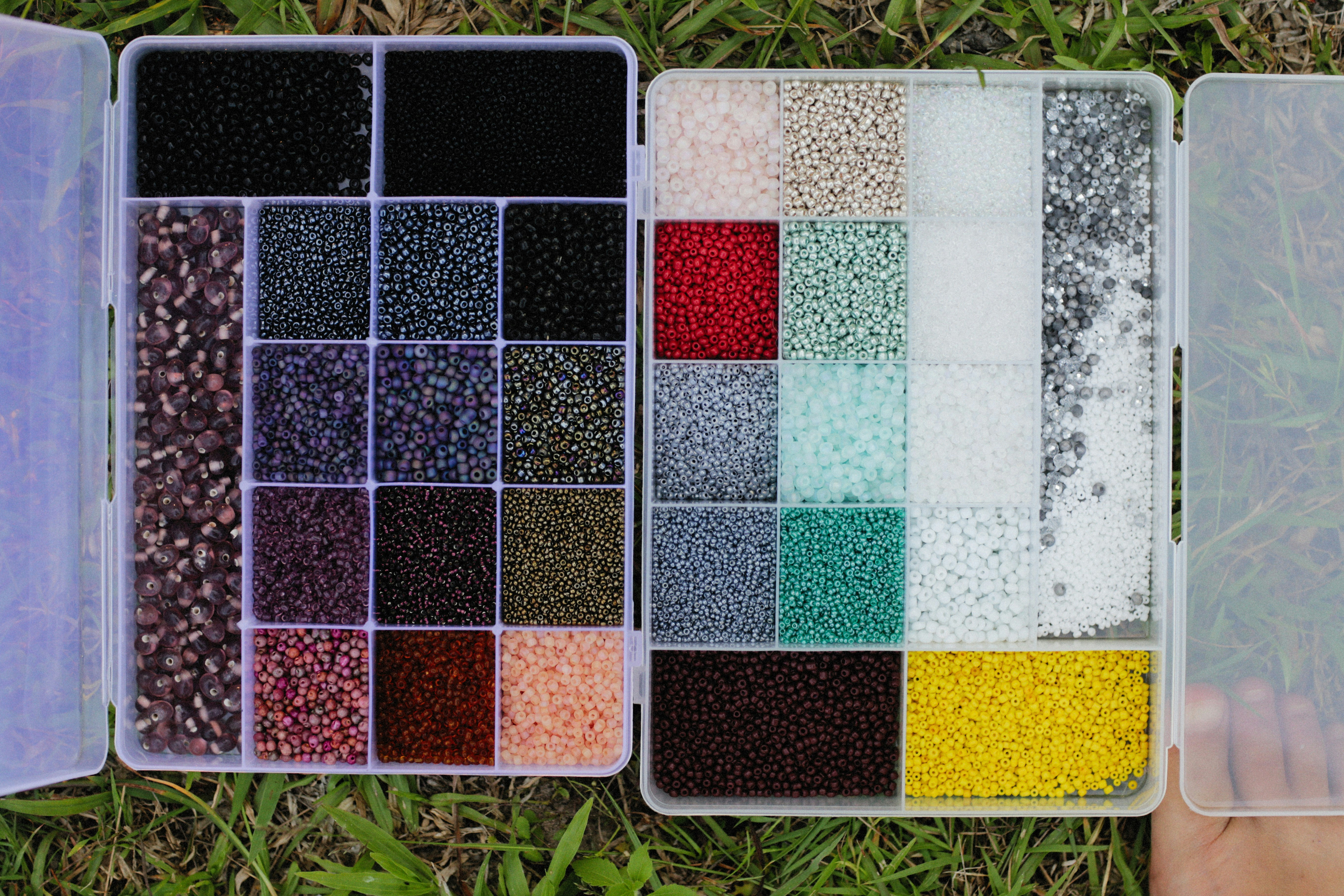 resin beading, wallpaper, Beading Crafts with Resin Molds: A Hobbyist’s Complete Guide 4
