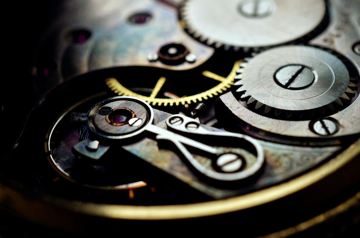 Bộ máy — trái tim của mỗi cỗ máy thời gian