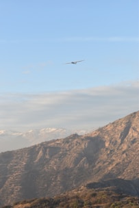 An intermediate pilot soaring smoothly above Taiwan’s lush mountains.