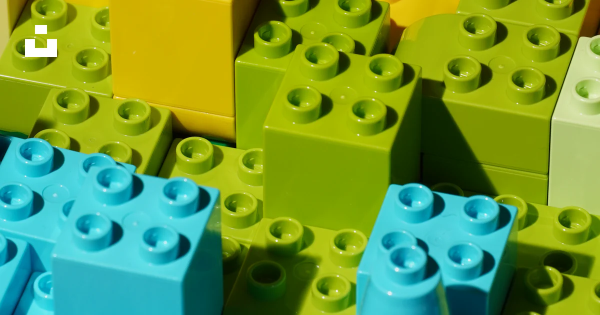 Foto A Close Up Of Many Different Colored Legos Imagem De Textura foto-a-close-up-of-many-different-colored-legos-imagem-de-textura