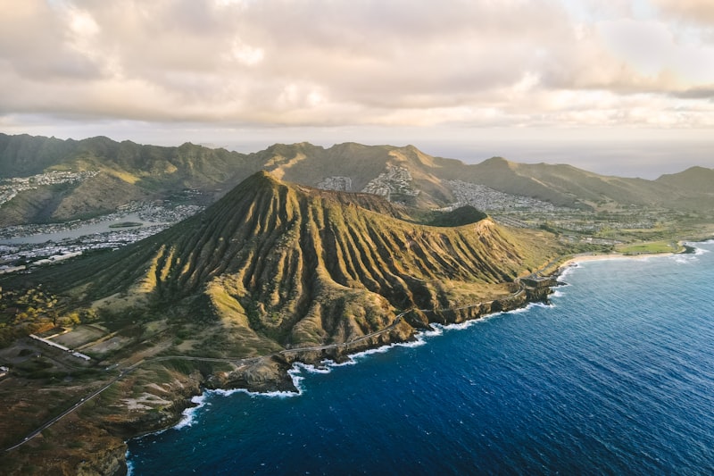 Vista aérea de la costa de Oahu en Hawái