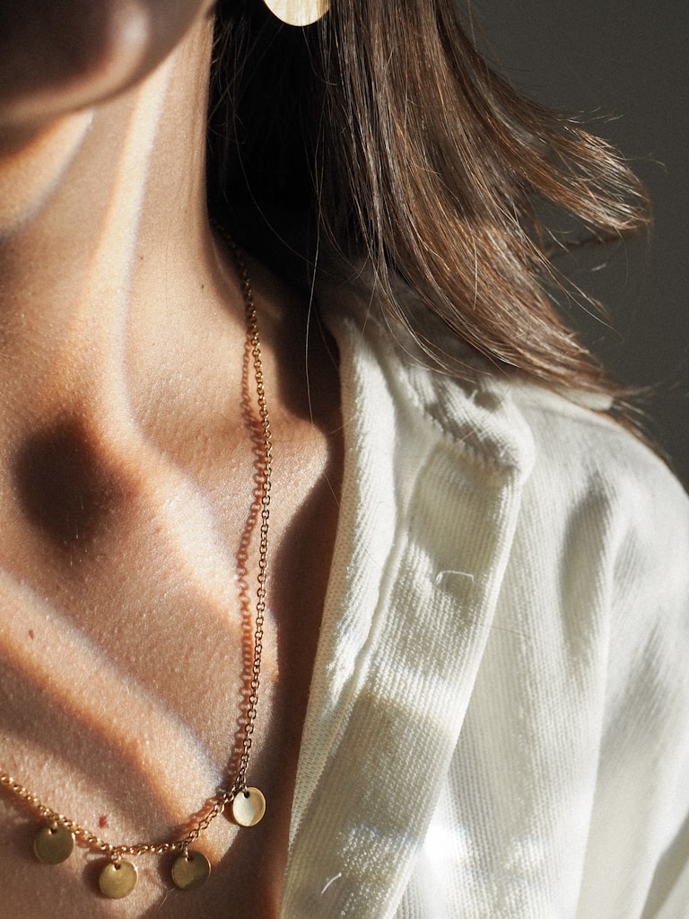 Luna Pendant Necklace