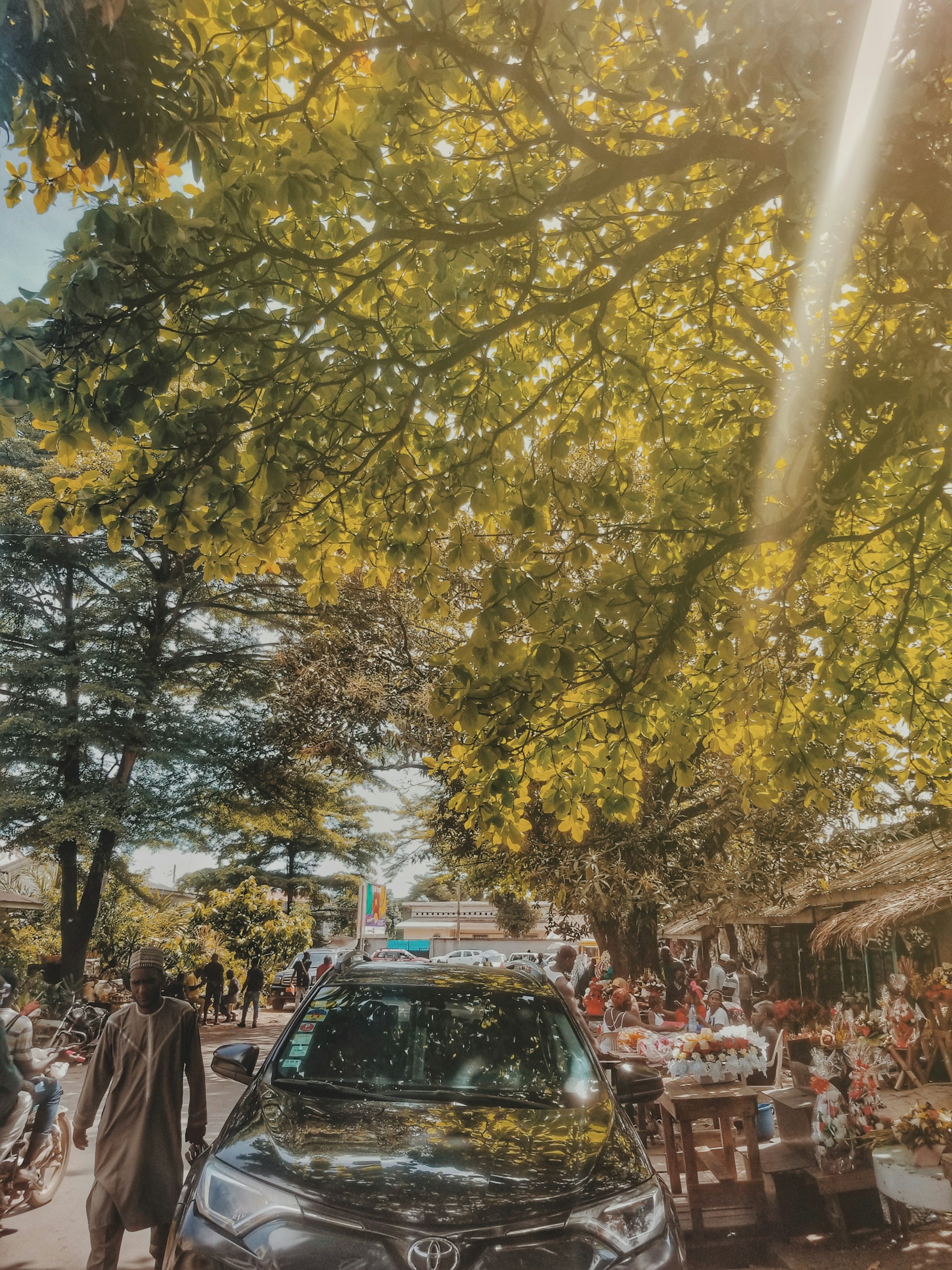 black and white bed linen